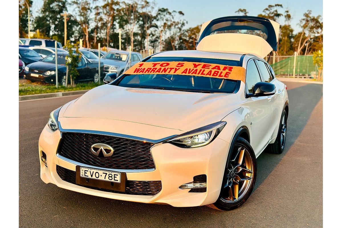2018 INFINITI Q30 Sport Premium H15