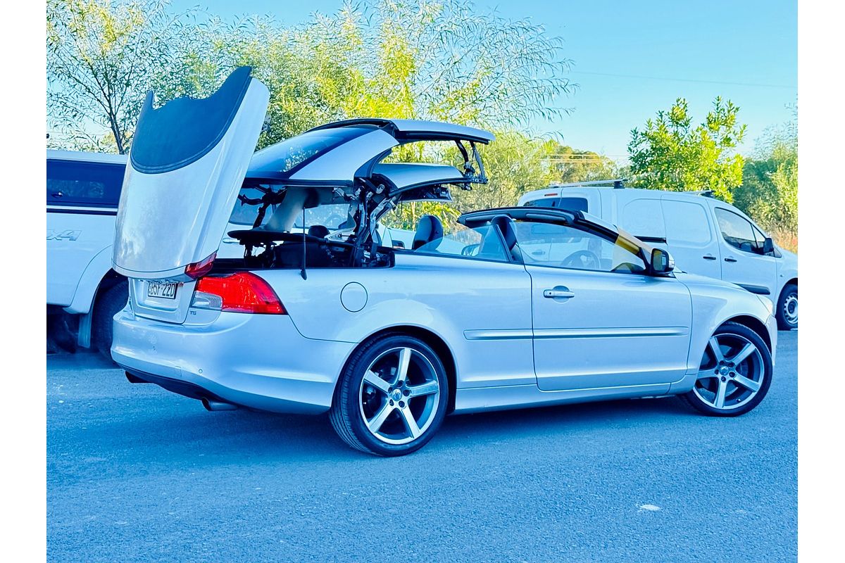 2010 Volvo C70 T5