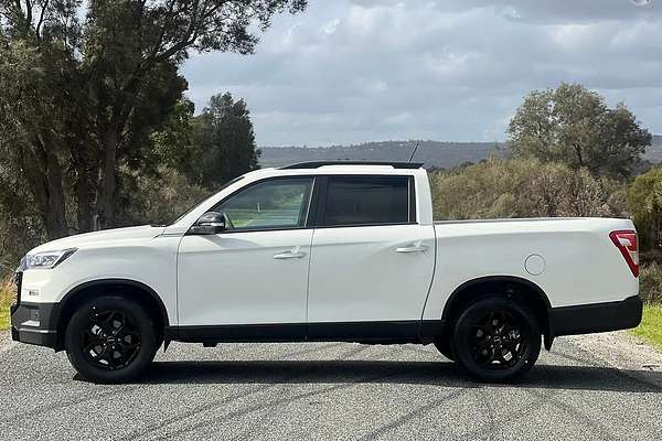 2026 KGM Musso Ultimate Q261 4X4 LWB thumb-1