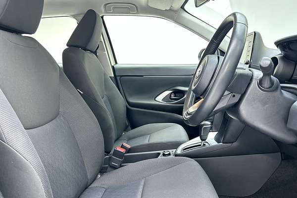 2022 Toyota Yaris Cross GX MXPJ15R thumb-12