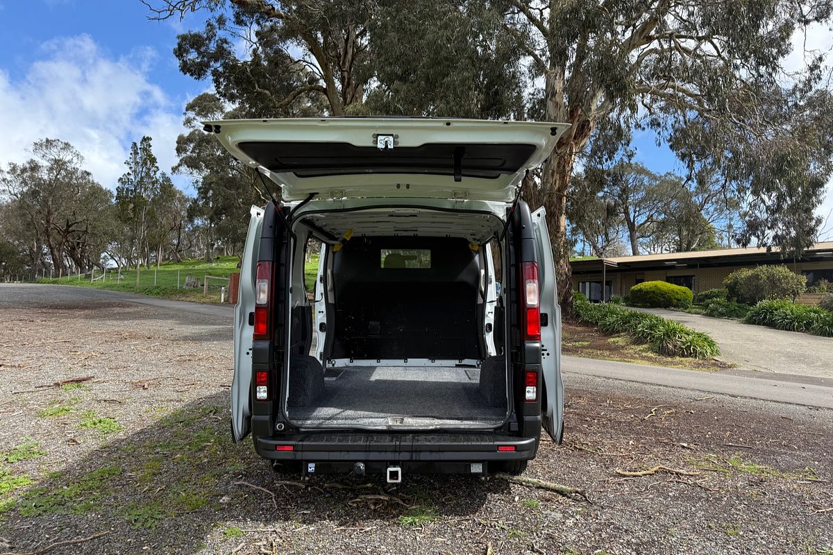 2017 Renault Trafic 85kW X82 SWB Low Roof image 13