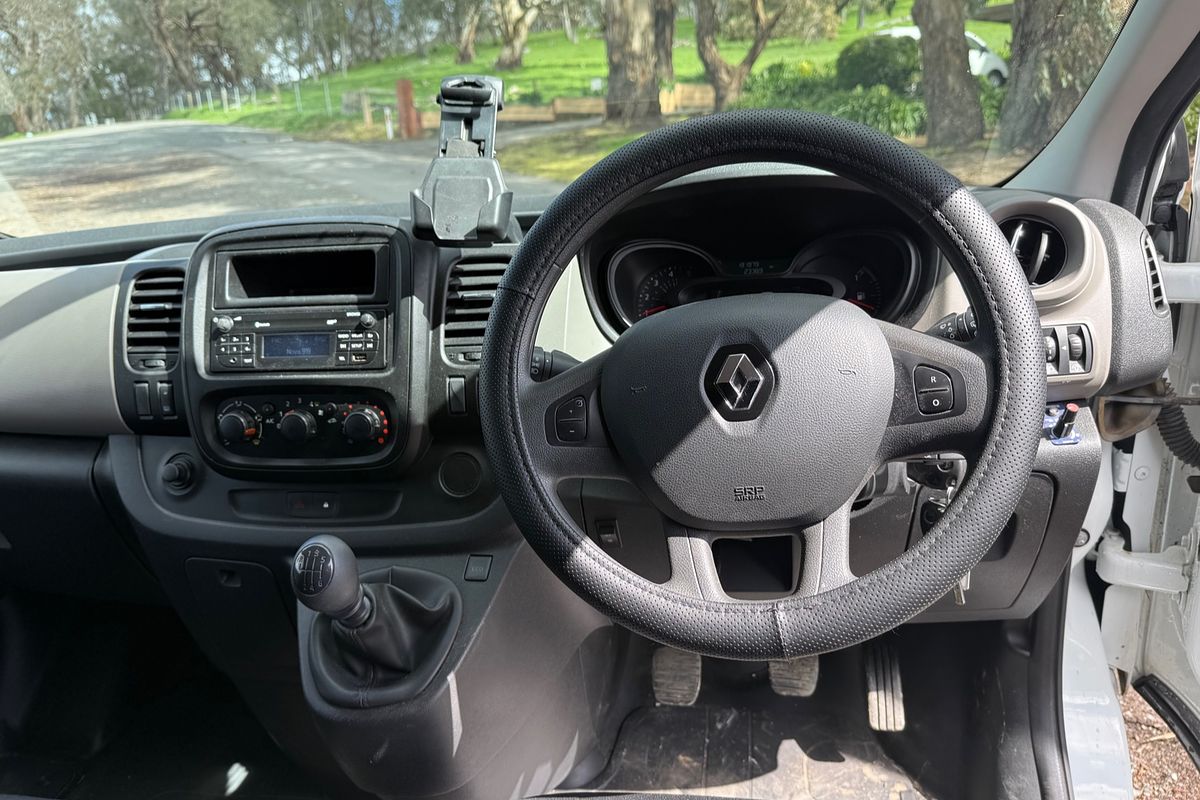 2017 Renault Trafic 85kW X82 SWB Low Roof image 17