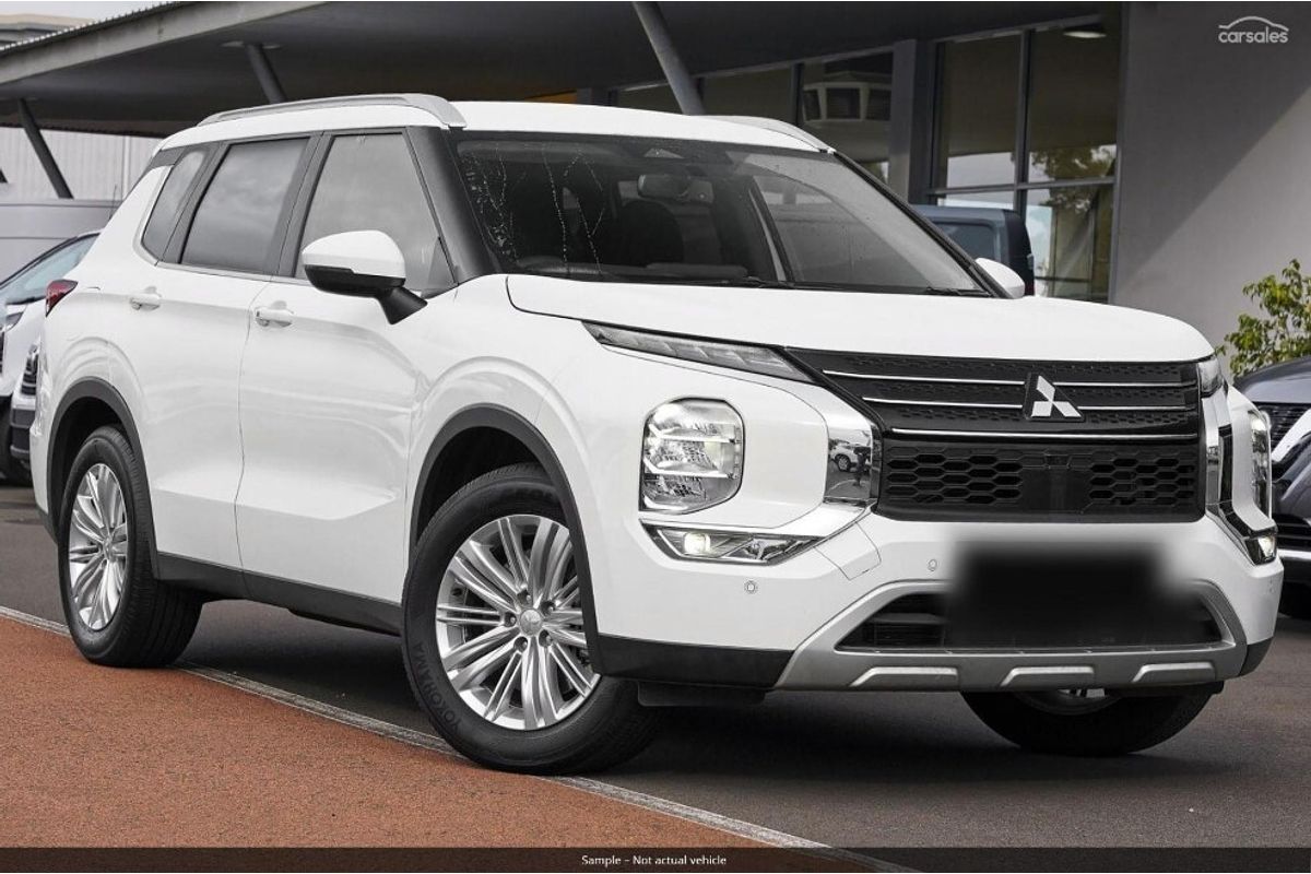 2024 Mitsubishi Outlander LS ZM