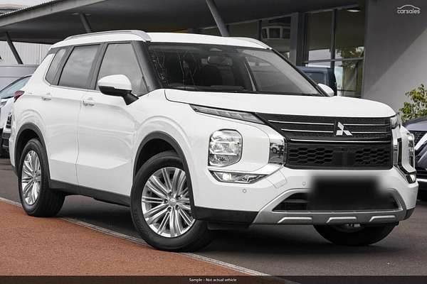 2024 Mitsubishi Outlander LS ZM