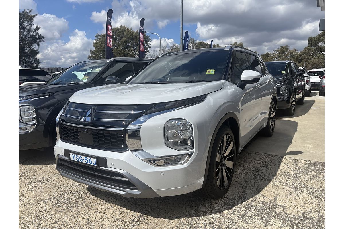 2025 Mitsubishi Outlander Tourer ZM