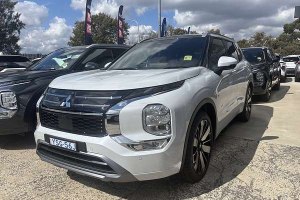 2025 Mitsubishi Outlander Tourer ZM