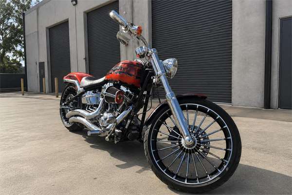 2014 Harley-Davidson 1800CC CVO BREAKOUT MY14