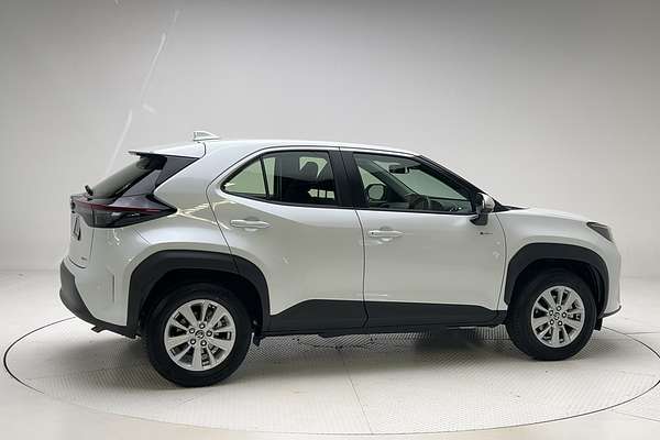2024 Toyota Yaris Cross GX MXPJ10R thumb-2