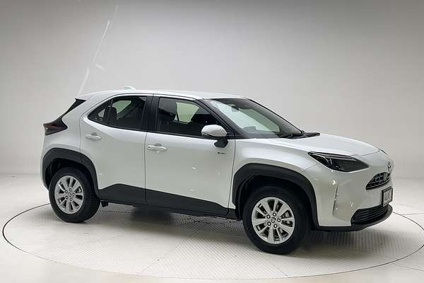 2024 Toyota Yaris Cross GX MXPJ10R thumb-3