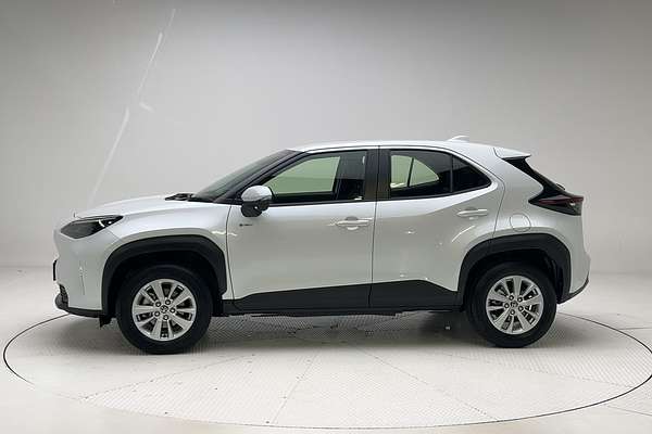 2024 Toyota Yaris Cross GX MXPJ10R thumb-6