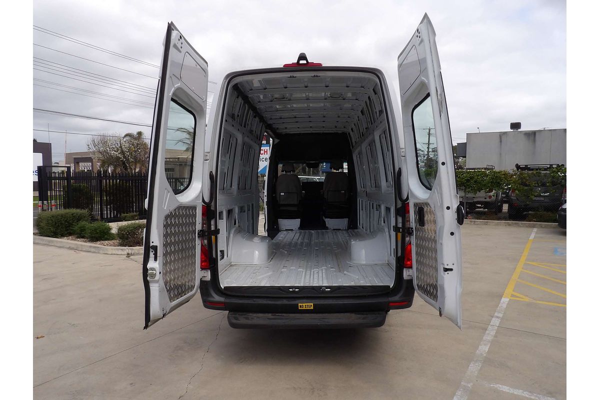 2020 Mercedes-Benz Sprinter 519CDI VS30 LWB High Roof image 7