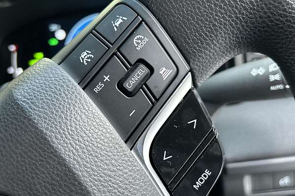 2025 Toyota Camry Ascent AXVH80R thumb-17