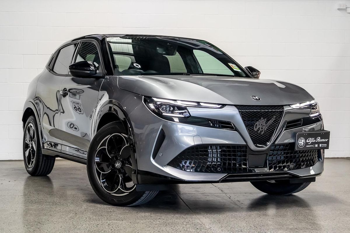 2025 Alfa Romeo Junior Ibrida Series 0