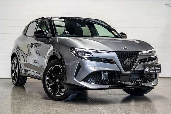 2025 Alfa Romeo Junior Ibrida Series 0
