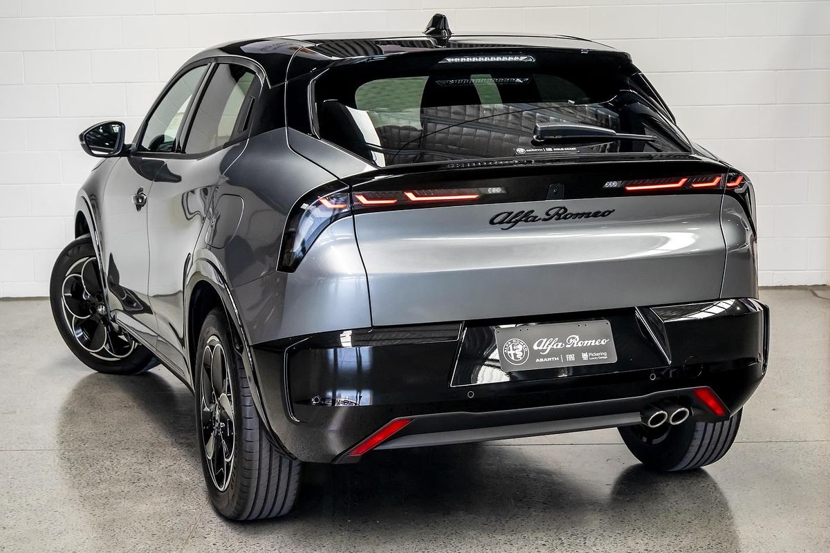 2025 Alfa Romeo Junior Ibrida Series 0