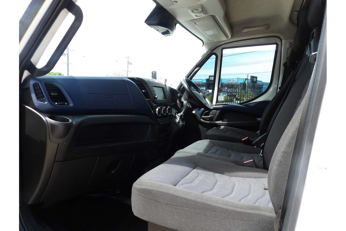 2020 IVECO Daily 70C18 image 16