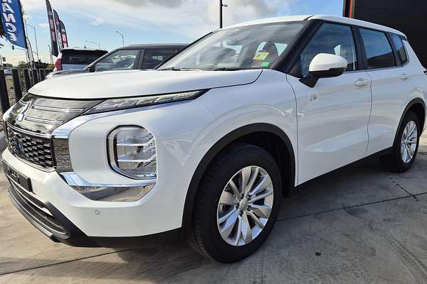 2026 Mitsubishi Outlander ES ZM