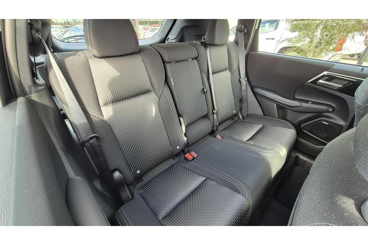 2026 Mitsubishi Outlander ES ZM