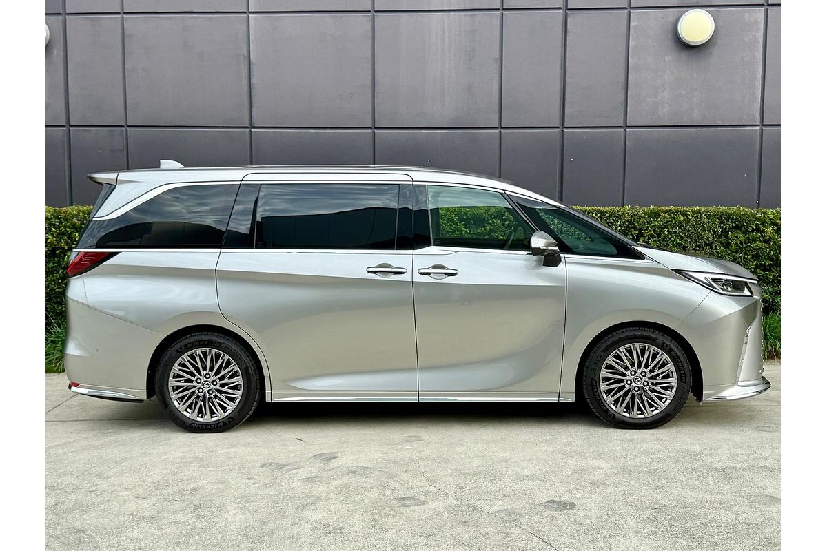2024 Lexus LM LM500h Ultra Luxury TAWH15R