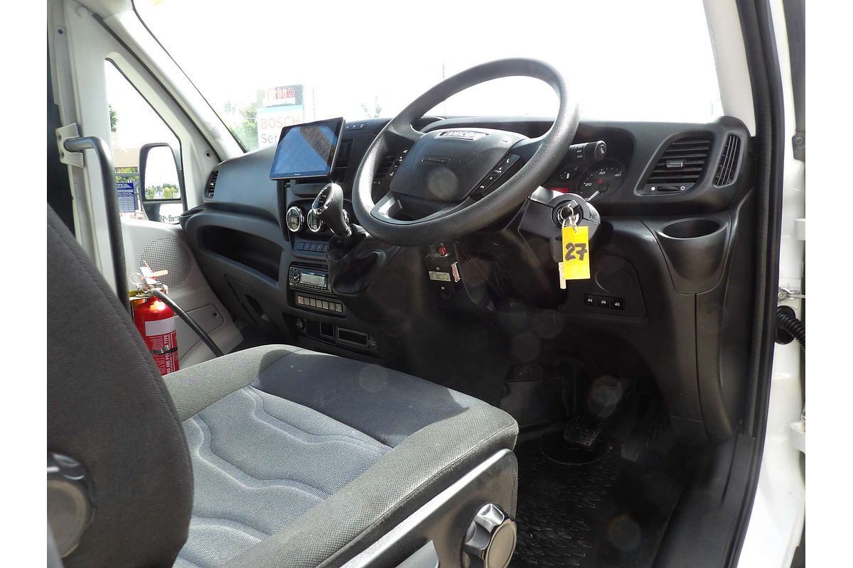 2019 IVECO Daily Minibus Shuttle 12 image 9