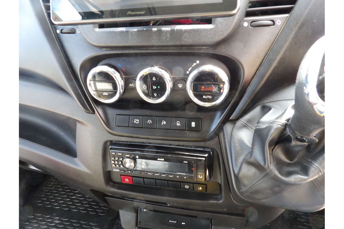 2019 IVECO Daily Minibus Shuttle 12 image 16