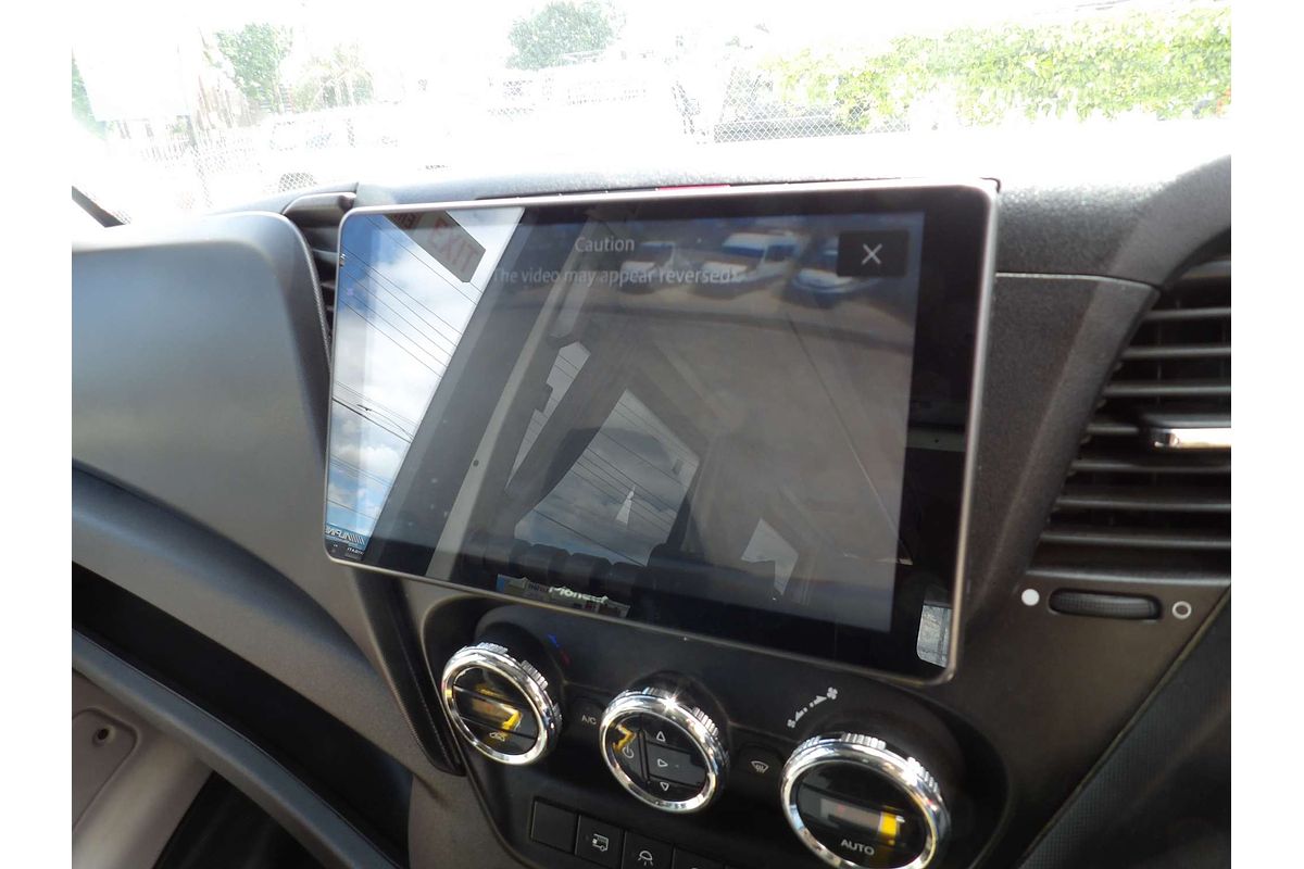 2019 IVECO Daily Minibus Shuttle 12 image 17