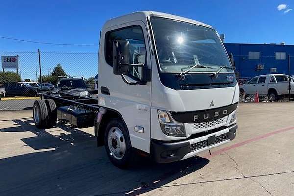 2025 Fuso Canter 515 4x2