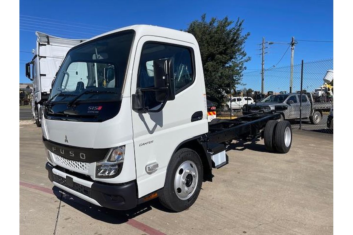 2025 Fuso Canter 515 image 3