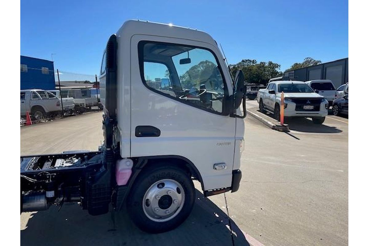 2025 Fuso Canter 515 image 8