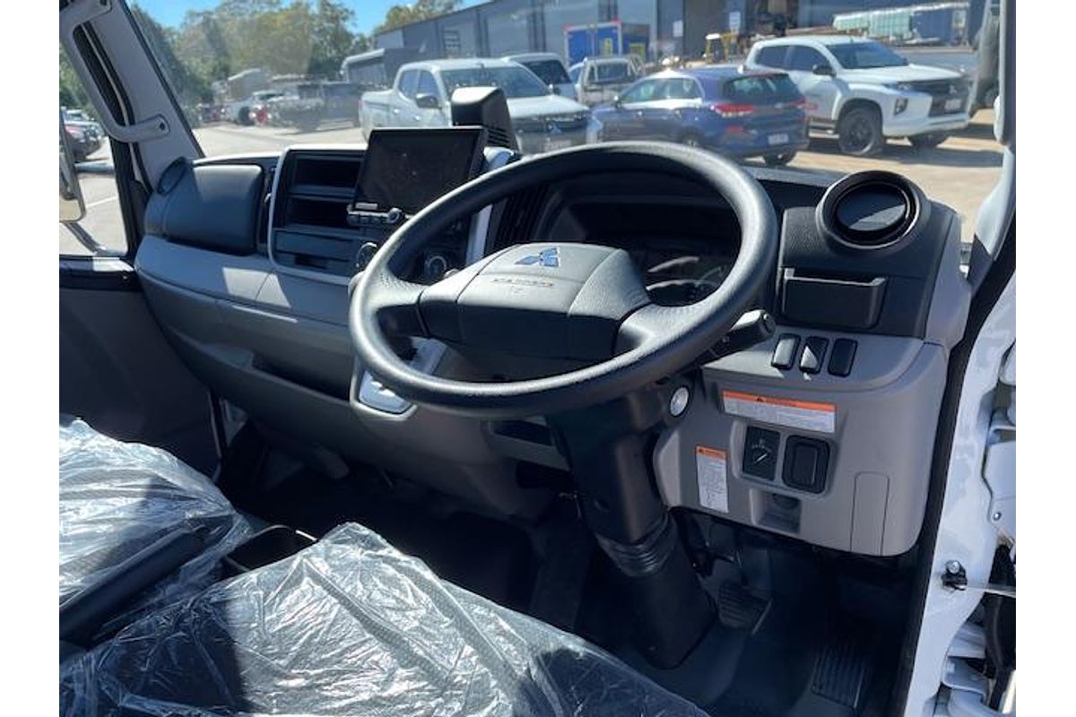 2025 Fuso Canter 515 image 9