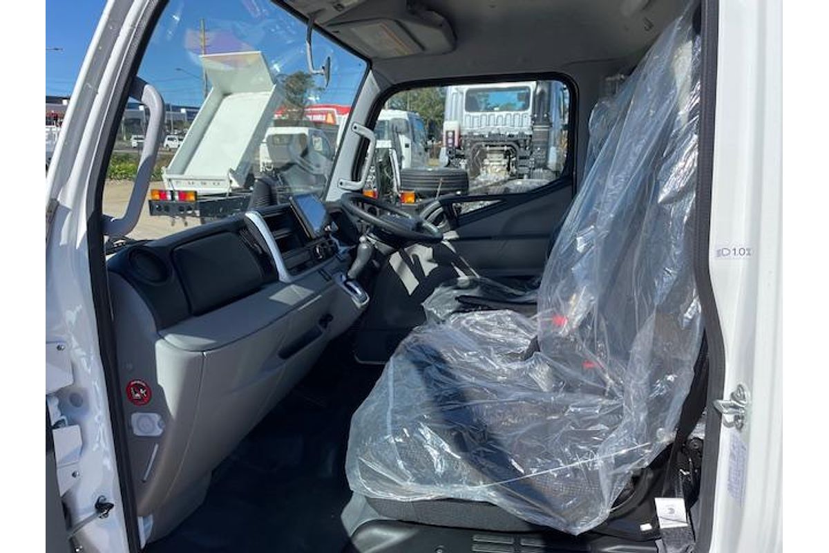 2025 Fuso Canter 515 image 13