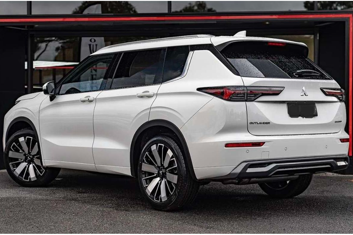 2025 Mitsubishi Outlander Exceed ZM AWD