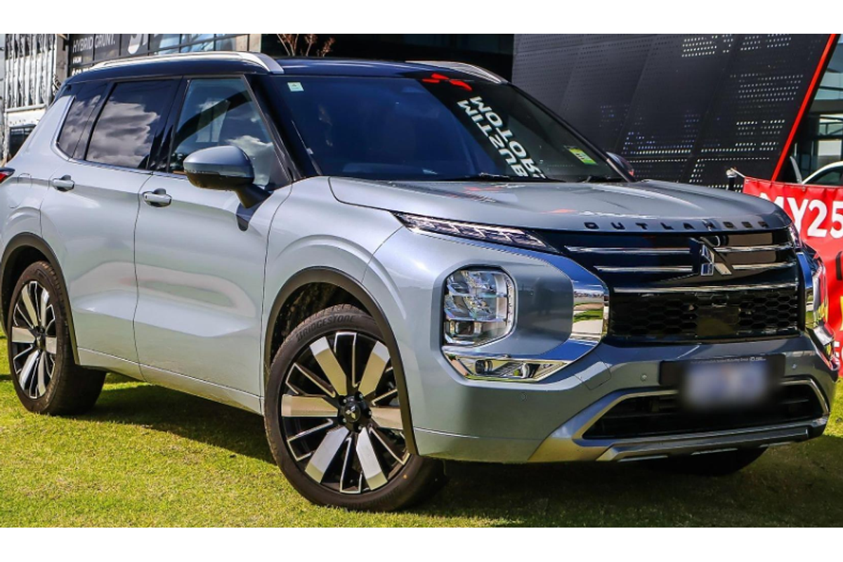 2025 Mitsubishi Outlander Exceed Tourer ZM AWD