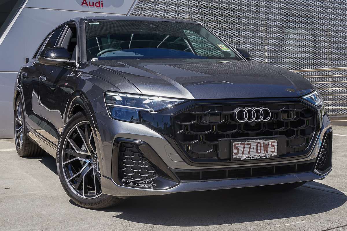 2025 Audi Q8 50 TDI S line F1