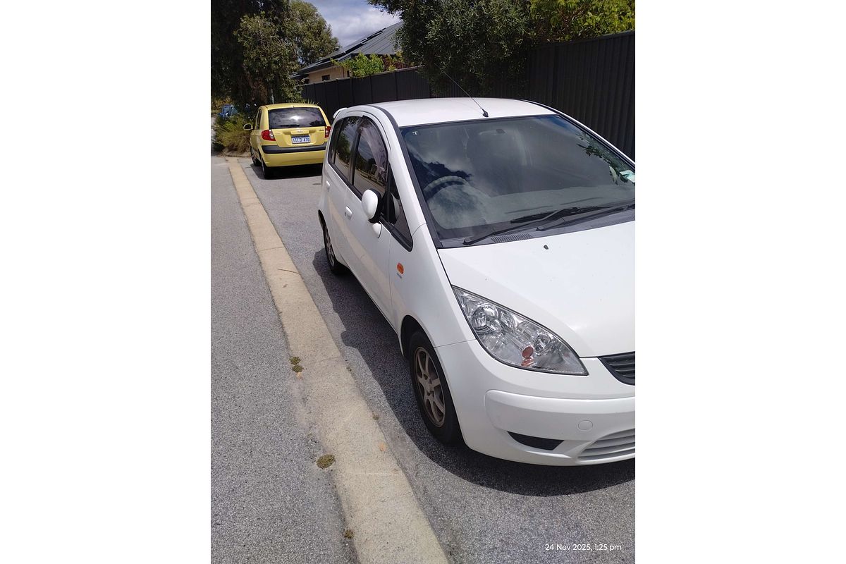 2008 Mitsubishi Colt ES RG