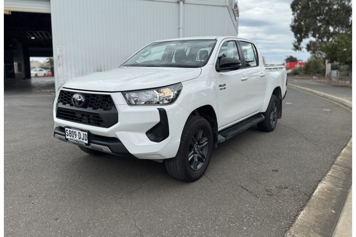 2024 Toyota Hilux SR GUN126R 4X4