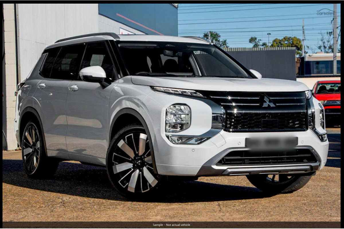 2025 Mitsubishi Outlander Exceed ZM AWD