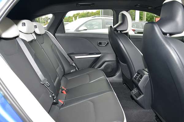 2025 Kia K4 GT-Line CL4m thumb-8