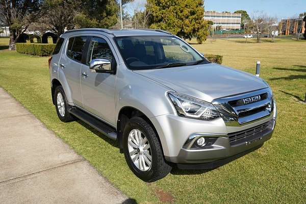 2017 Isuzu MU-X LS-T