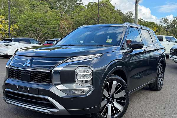 2025 Mitsubishi Outlander Exceed Tourer ZM