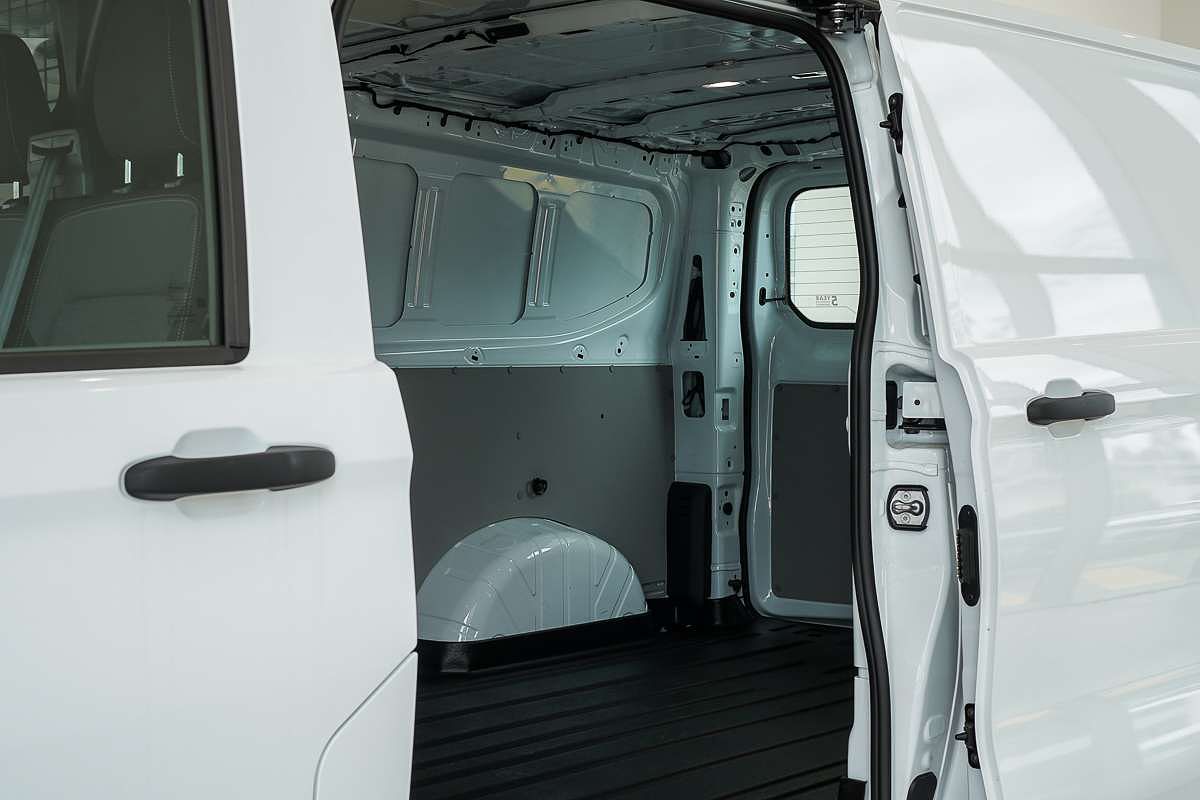 2025 Volkswagen Transporter TDI390 NSN LWB Low Roof