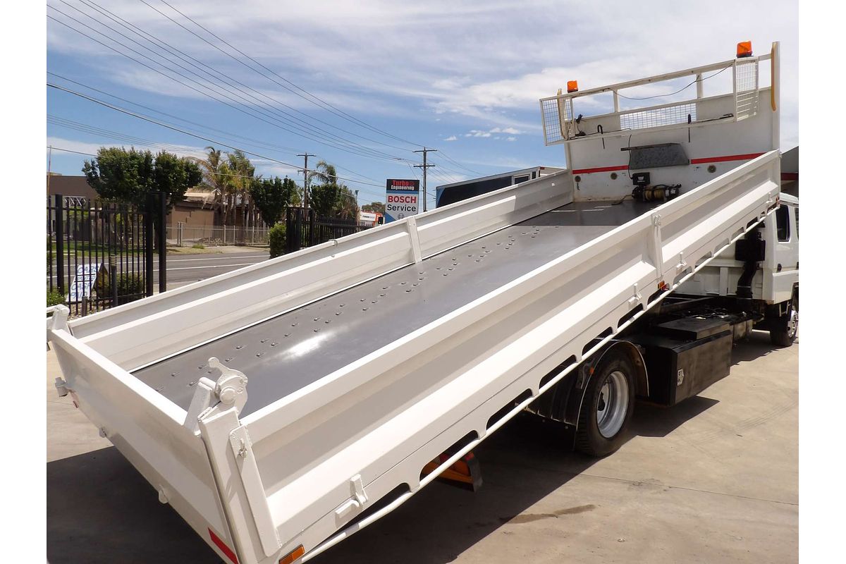 2016 Fuso Canter 918 ELWB image 25