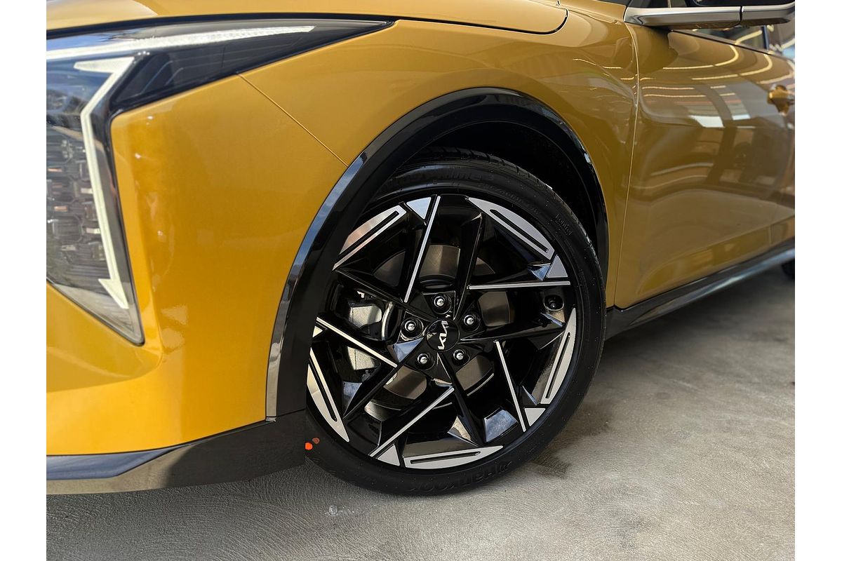 2025 Kia K4 GT-Line CL4m