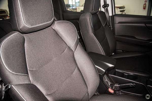 2025 Isuzu D-MAX SX 4X4 thumb-4