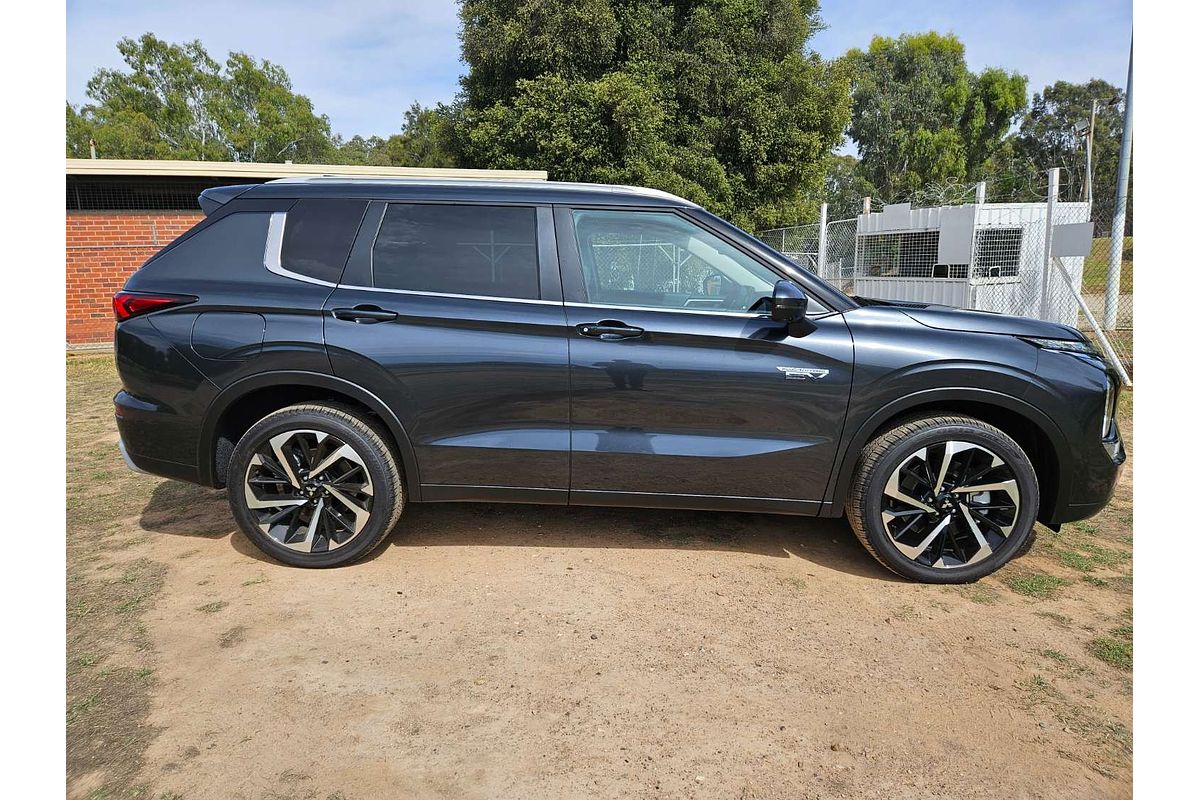 2025 Mitsubishi Outlander PHEV Aspire ZM