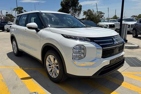 2025 Mitsubishi Outlander ES ZM