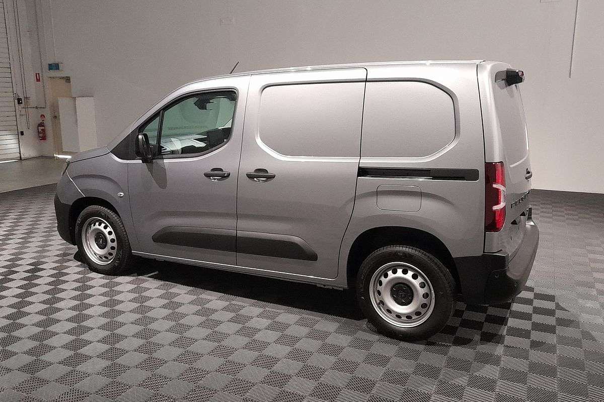 2024 Peugeot Partner Pro K9 SWB Low Roof image 7