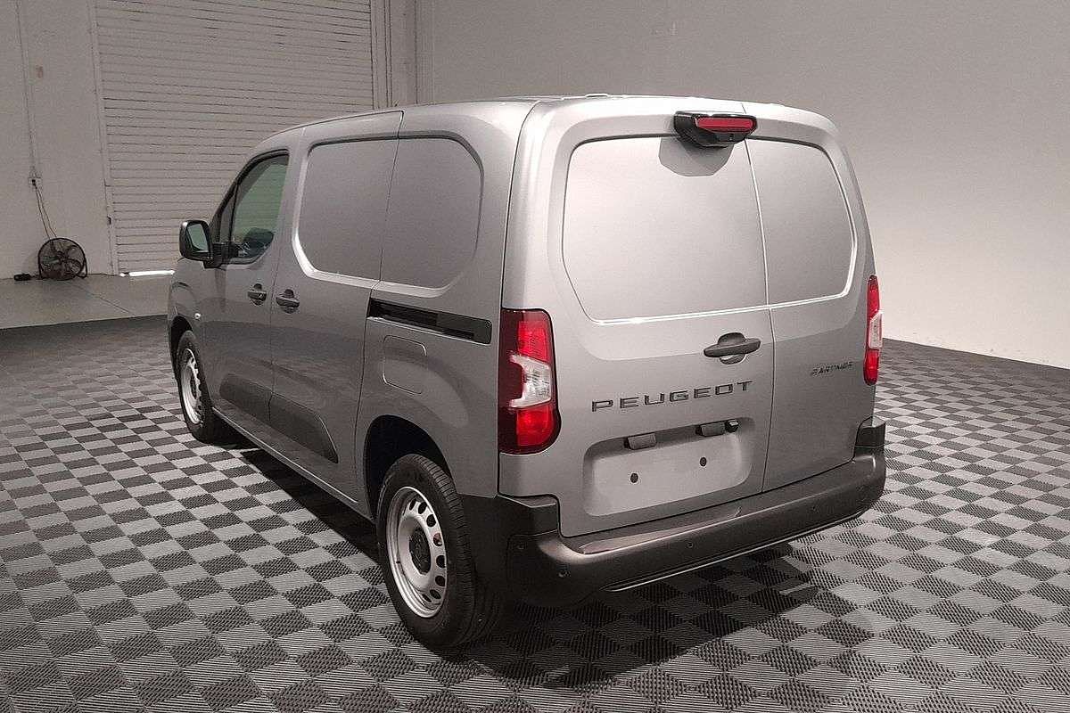 2024 Peugeot Partner Pro K9 SWB Low Roof image 10