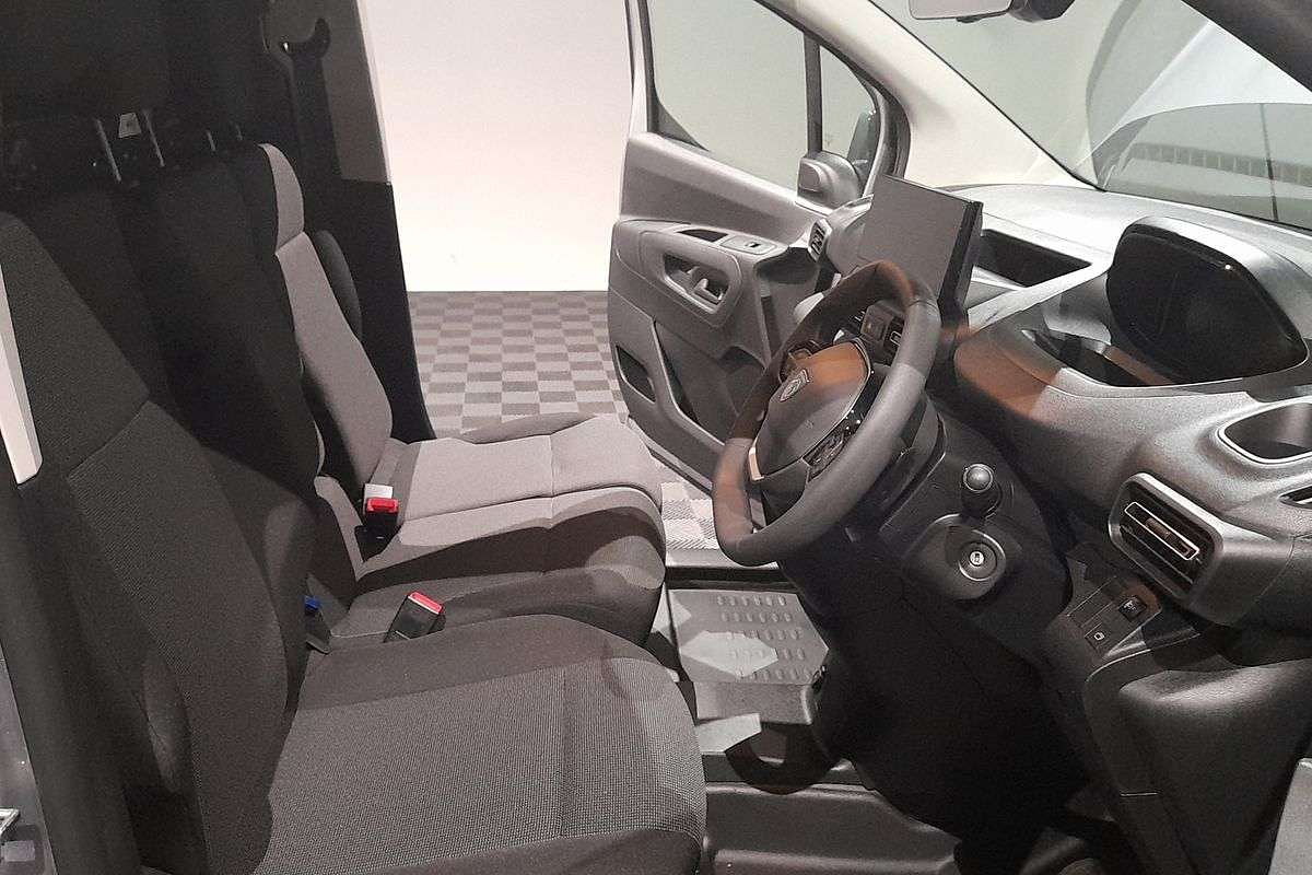 2024 Peugeot Partner Pro K9 SWB Low Roof image 15