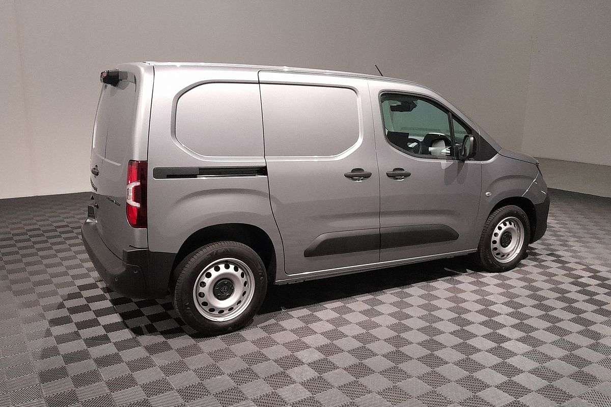 2024 Peugeot Partner Pro K9 SWB Low Roof image 17